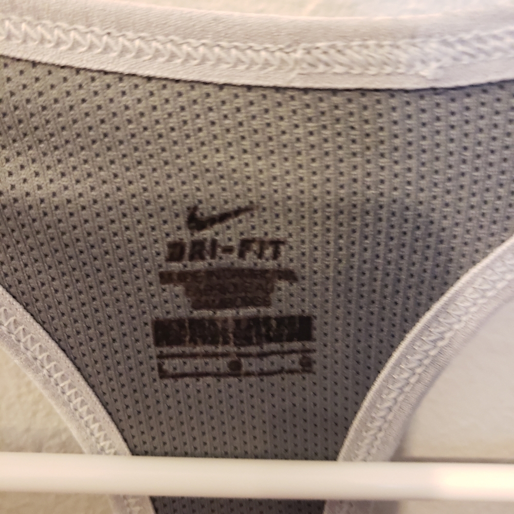 Nike Dri-Fit Razor Back Tank with Built in Bra Size L - Picture 3 of 6
